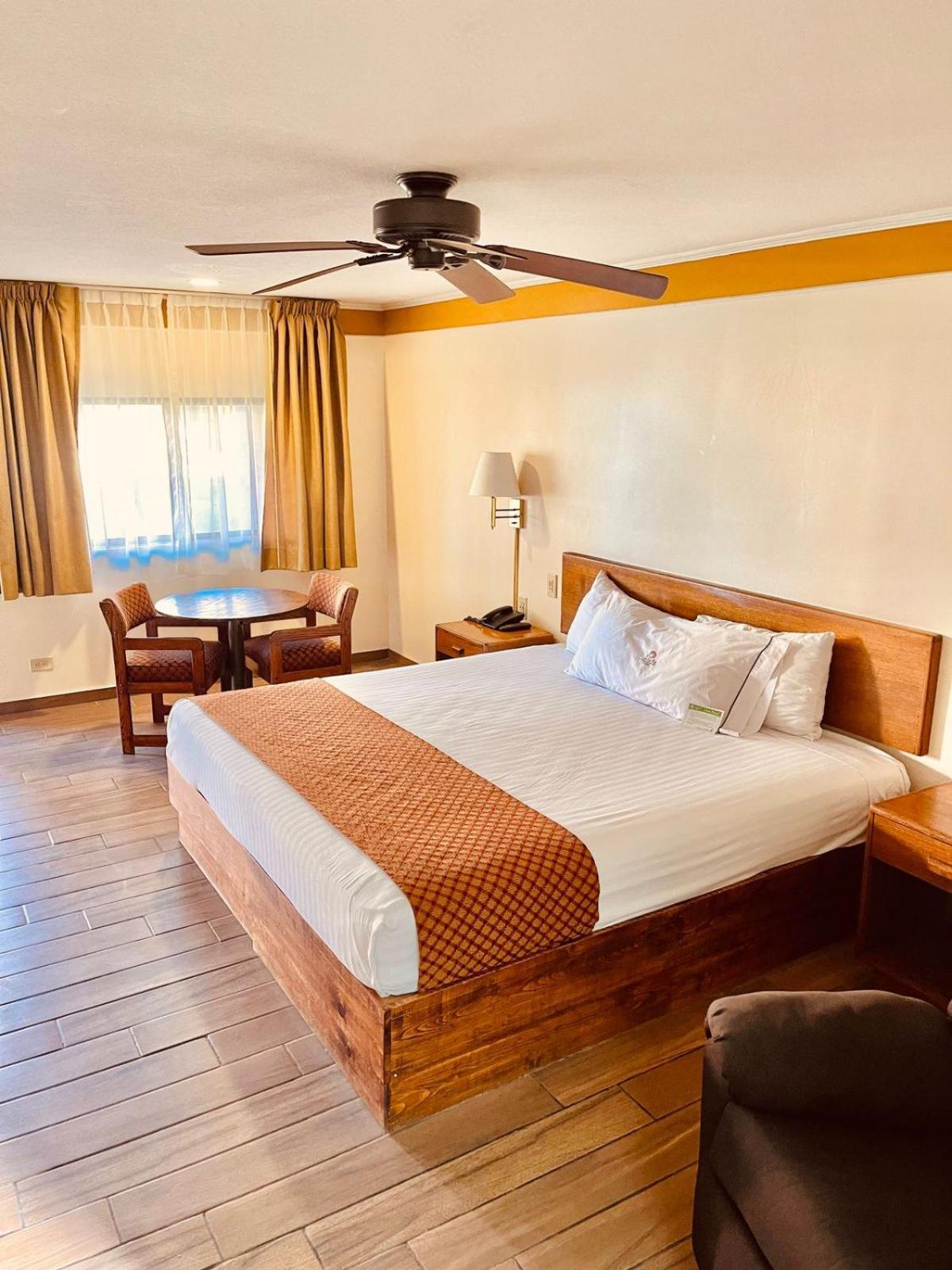 Hotel Santa Fe Camargo Kültér fotó